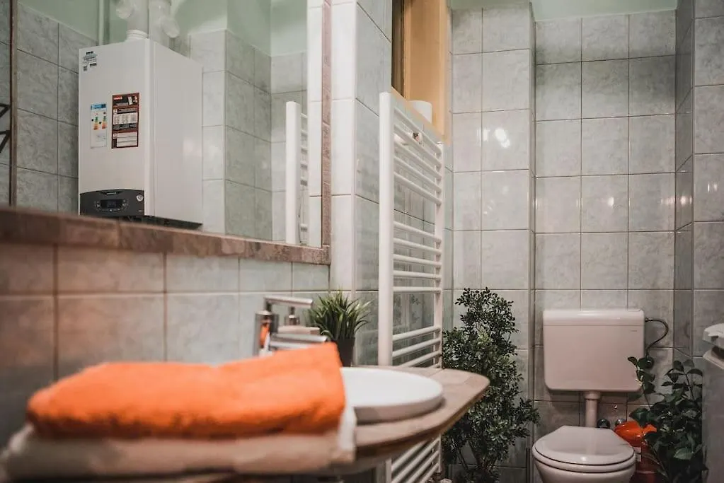 Main Street Apartment / Heart Of Bp Budapest 0*,